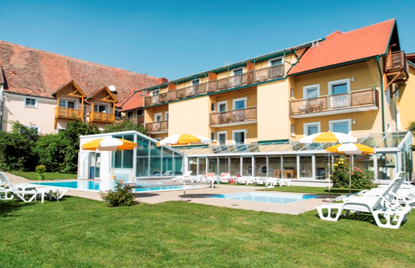 Ballon Hotel in der Steiermark Außenansicht Ballon Hotel