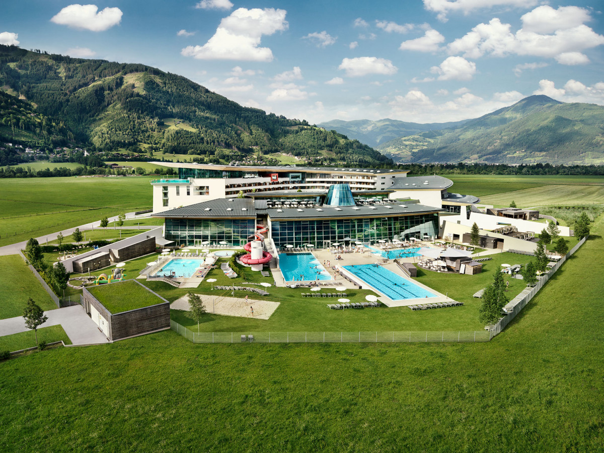 Das Tauern Spa World in Salzburg Außenansicht das Tauern Spa World
