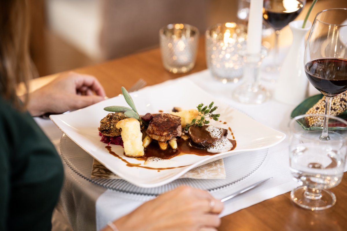 Plåtzhirsch - Wirtshaus & Bar