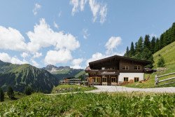 Berggasthaus Höllensteinhütte