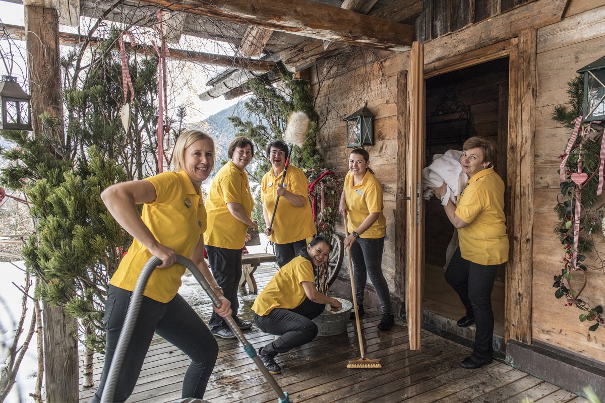 Housekeeping Team des Hotels Fernblick Montafon