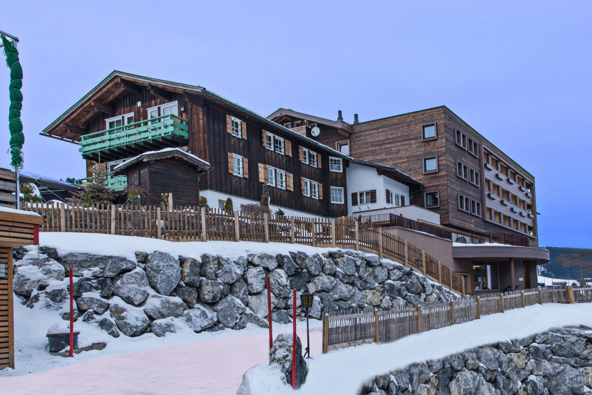 Das Alphotel Hirschegg in Vorarlberg Außenansicht Das Alphotel Hirschegg