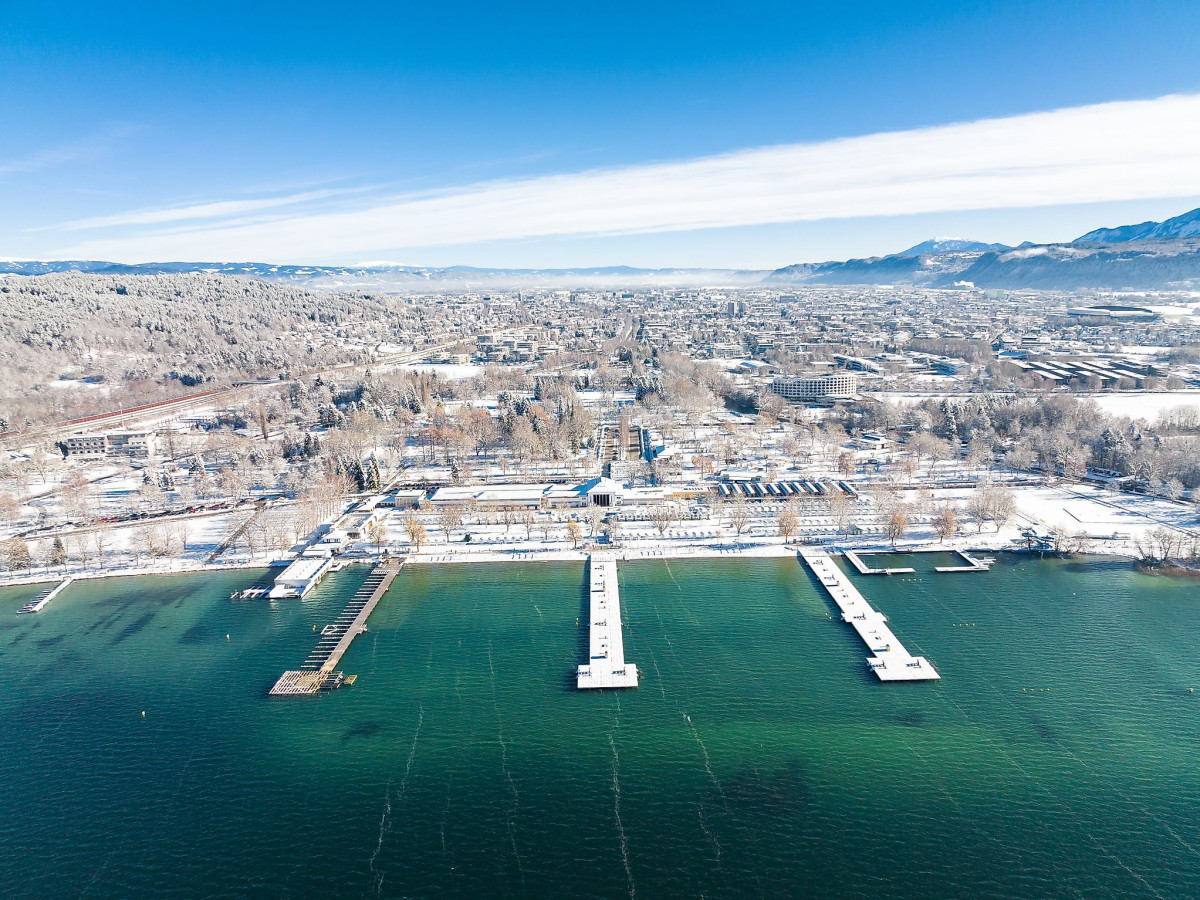 © Kärnten Werbung, Michael Stabentheiner Wörthersee mit Segelboothafen im Winter.
