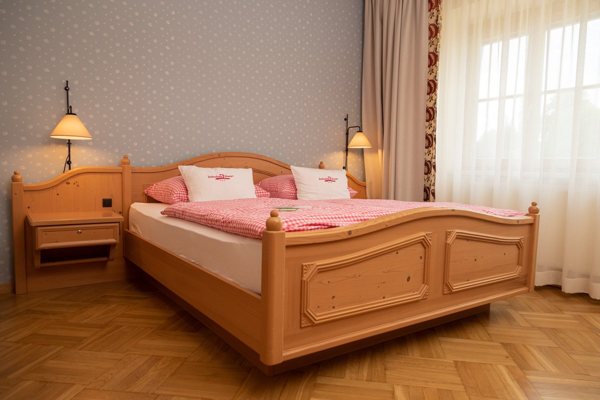 Perbersdorfer Heuriger & Hotel