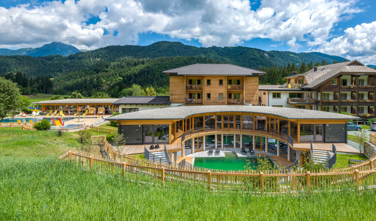 Familienhotel Kreuzwirt Foto von Hotel Kreuzwirt im Sommer